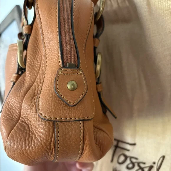 Vintage Fossil Tan Pebbled Leather Satchel w/ Key Fob - Picture 4 of 11